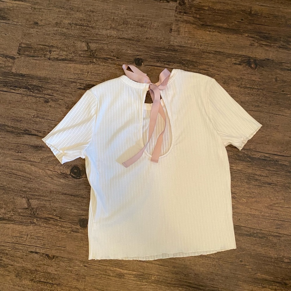 1 for 10$ or 2 for 15$ !Lovely crop top with a bow